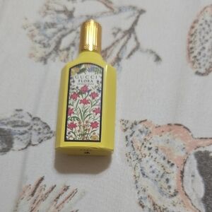 Gucci Flora Yellow Bottle with Floral Design inn3ml